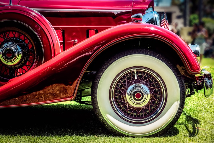 Quels outils pour entretenir et réparer sa voiture ancienne ? - Sortie de  Grange