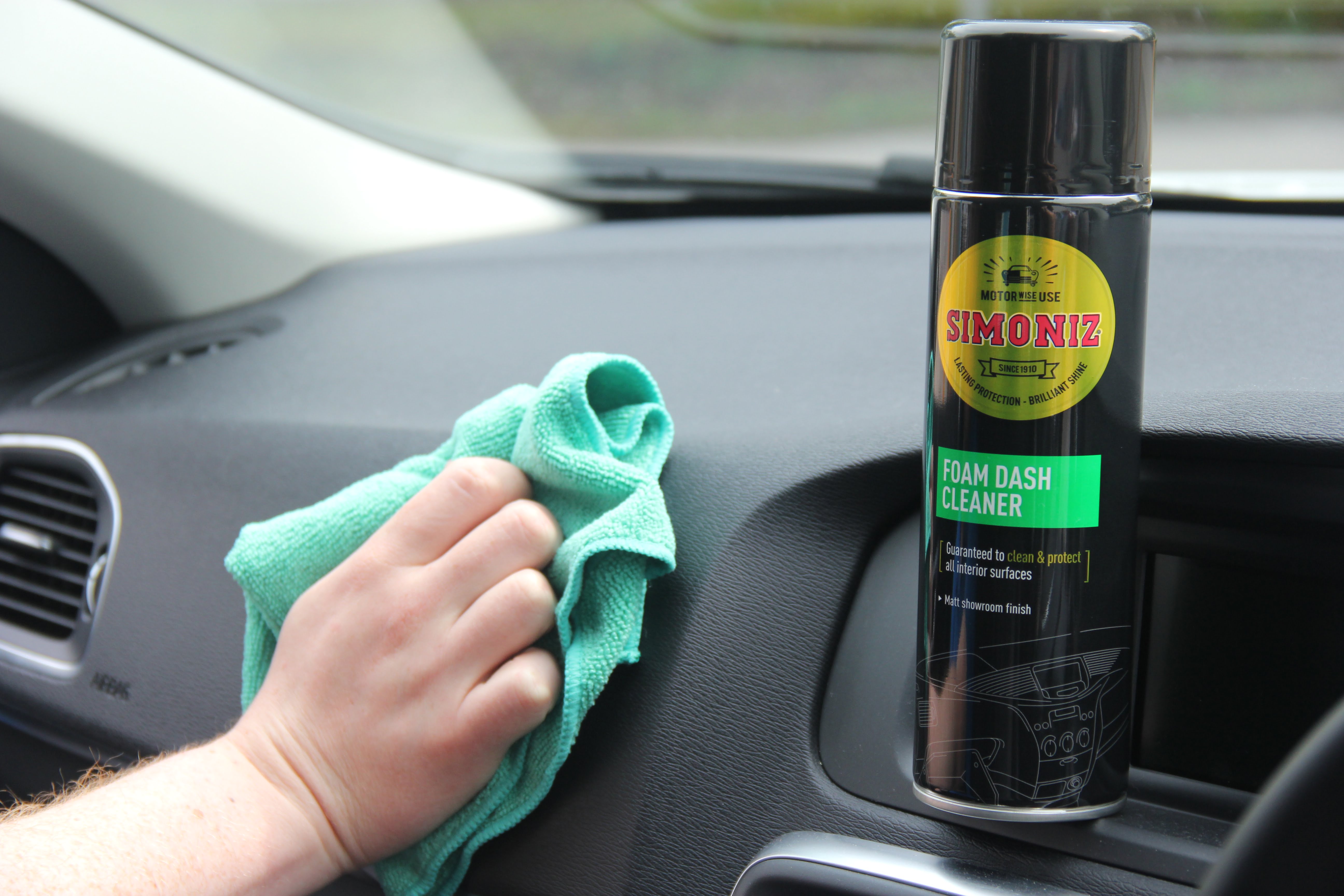 How To Keep Your Car Interior Clean In Winter
