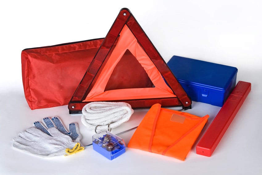 30 Items that Everyone Should Have in Their Cars