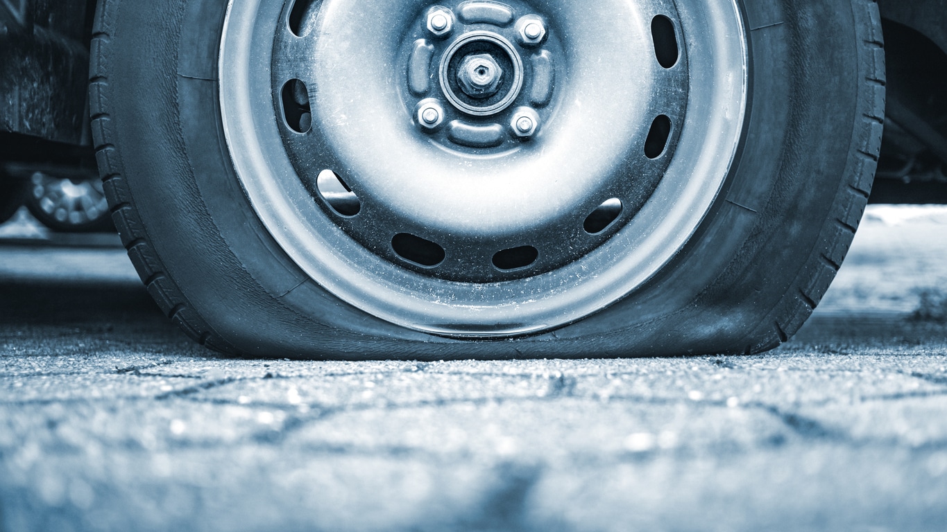 Repair or Replace – Is it Worth Repairing a Punctured Tyre?