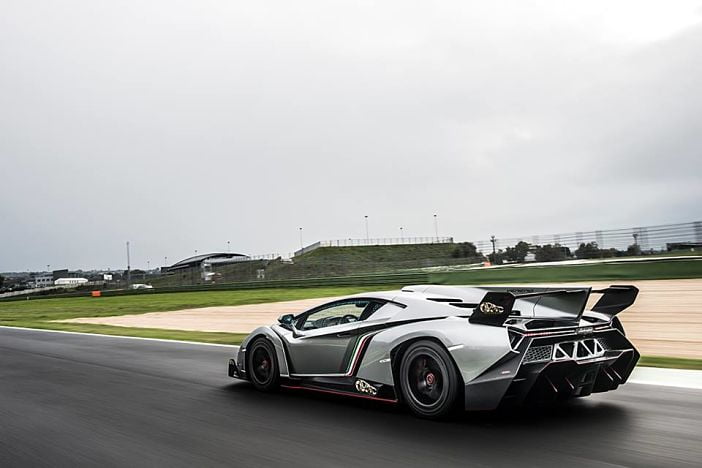 Lamborghini Veneno Back.