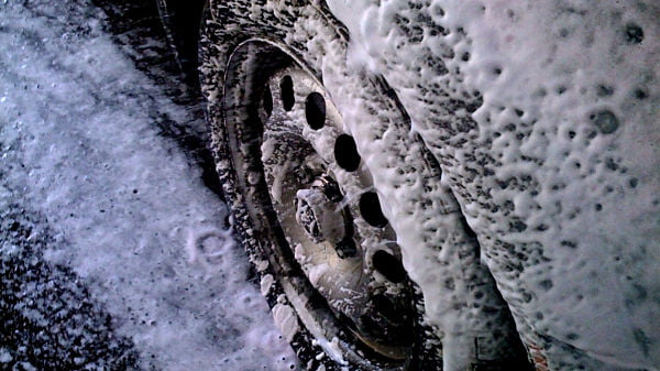 Washing the wheels